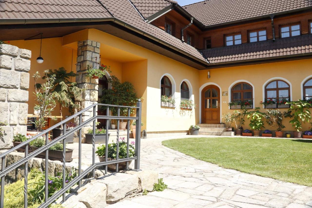 Apartman U Vagnera Dvůr Králové nad Labem المظهر الخارجي الصورة